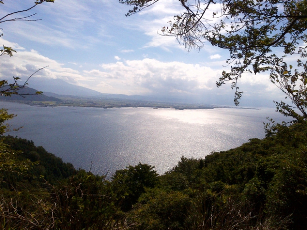 光る琵琶湖